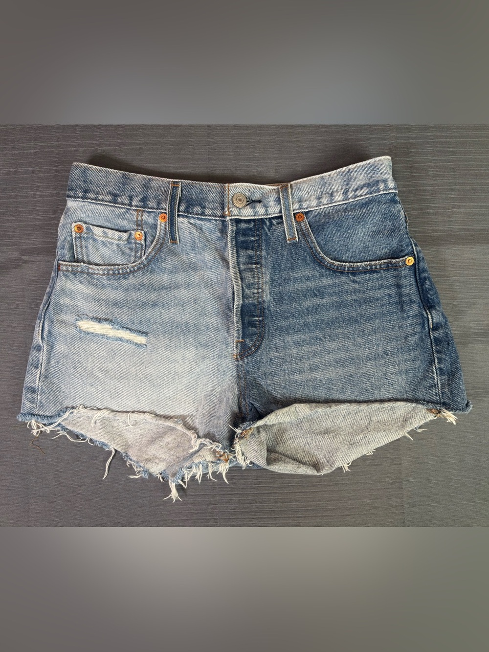Levi’s 501 Original Cutoff Shorts Women’s 27 Patchwork Two Tone Denim Raw Hem